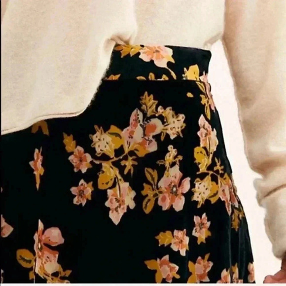 Free People Swingy A-line velvet mini skirt - Picture 3 of 3